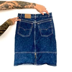 RARE vintage levi’s midi skirt with zipper hem detail 🤯